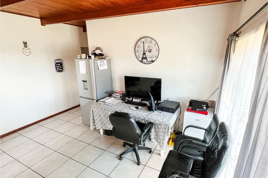 4 Bedroom Property for Sale in Windsor Park Western Cape